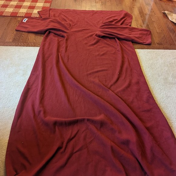 The Original Slanket Maroon - Sleeved Blanket - Picture 1 of 2